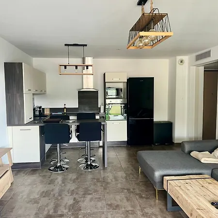 Apartment T3 *